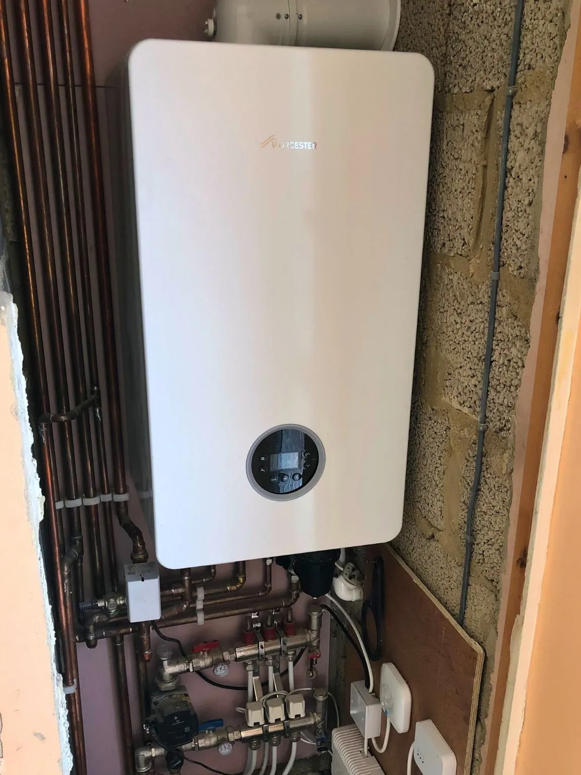 New 12-Year Guarantee Worcester Bosch 8000 Boiler Installation for a client in Oakdale, Poole, Dorset
